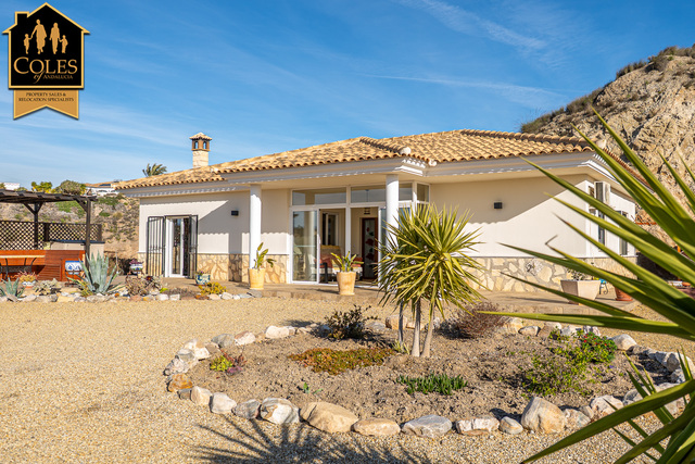 ZUR3V17: Villa for Sale in Zurgena, Almería