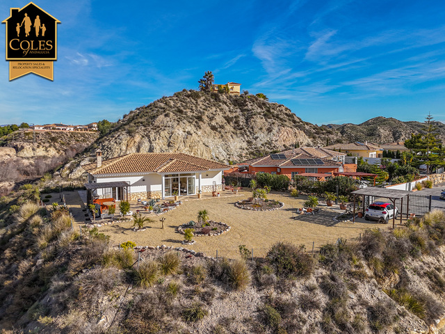 ZUR3V17: Villa for Sale in Zurgena, Almería