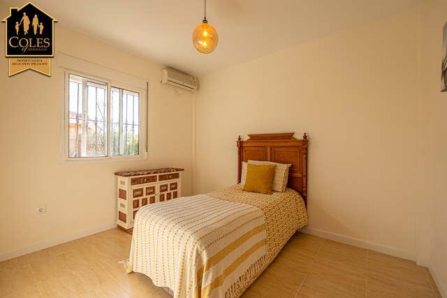 ZUR3V17: Villa for Sale in Zurgena, Almería