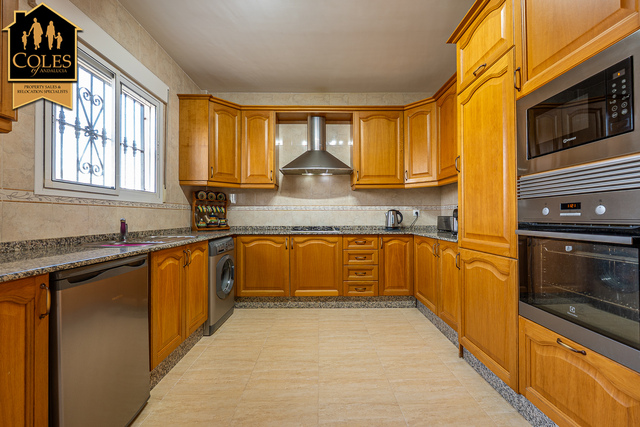 ZUR3V17: Villa for Sale in Zurgena, Almería