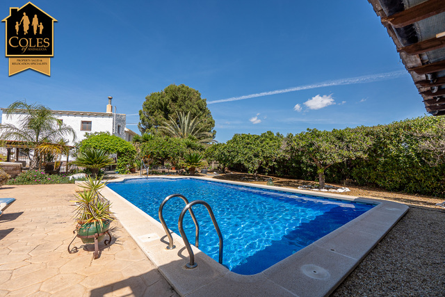 CAN4C04: Cortijo for Sale in La Hoya (Cantoria), Almería