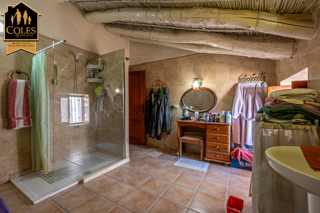 CAN4C04: Cortijo for Sale in La Hoya (Cantoria), Almería