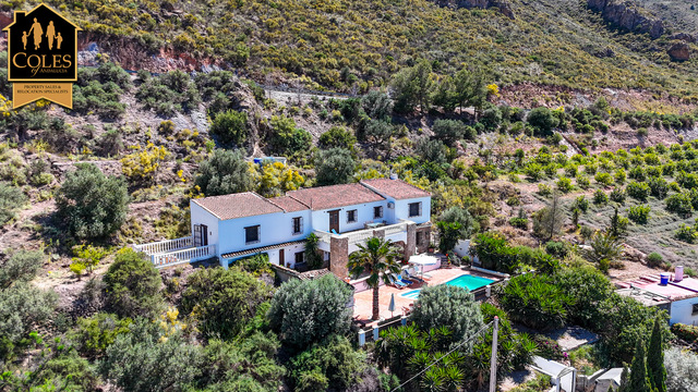 CAN3C03: Cortijo for Sale in Cantoria, Almería