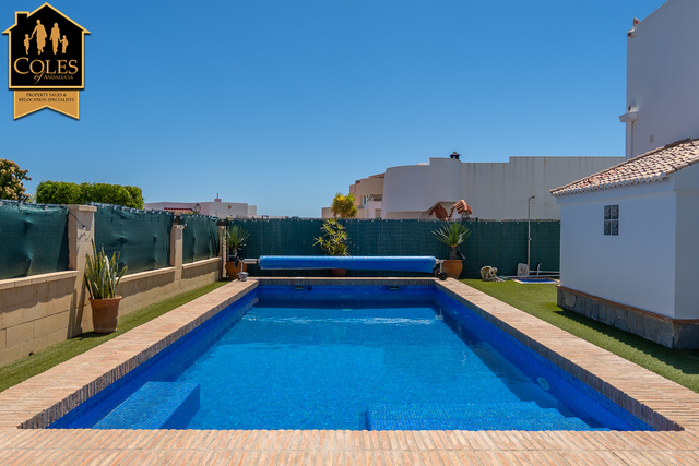 TUR5V04: Villa for Sale in Turre, Almería