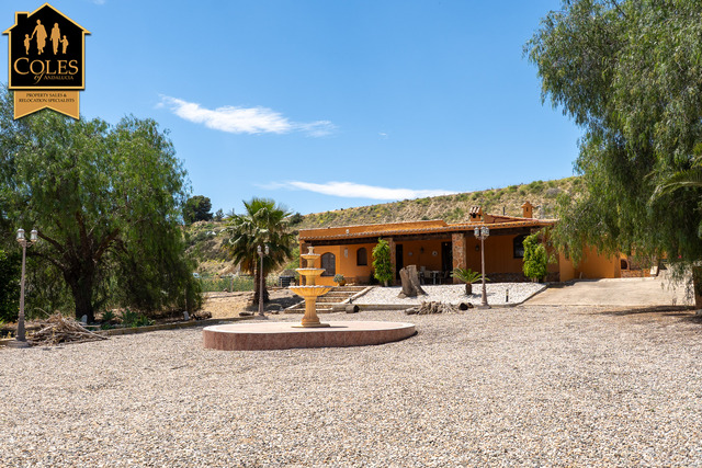 ANT3V06: Villa for Sale in Antas, Almería