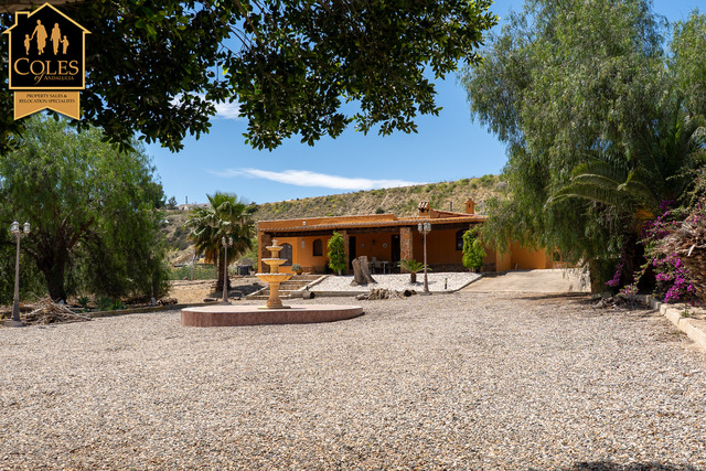 ANT3V06: Villa for Sale in Antas, Almería