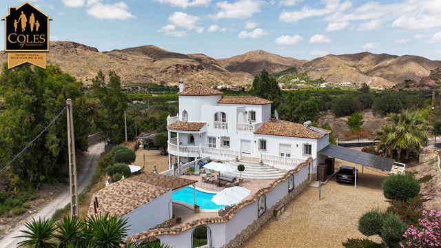 5 Bedroom Villa in Cantoria