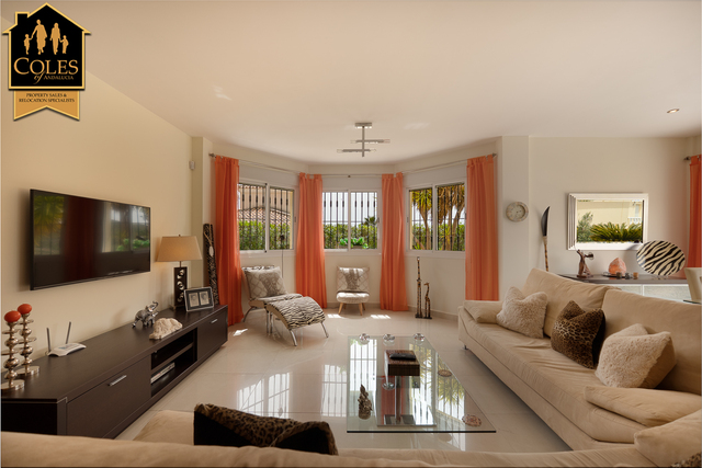 HUE5V02: Villa for Sale in Huercal-Overa, Almería
