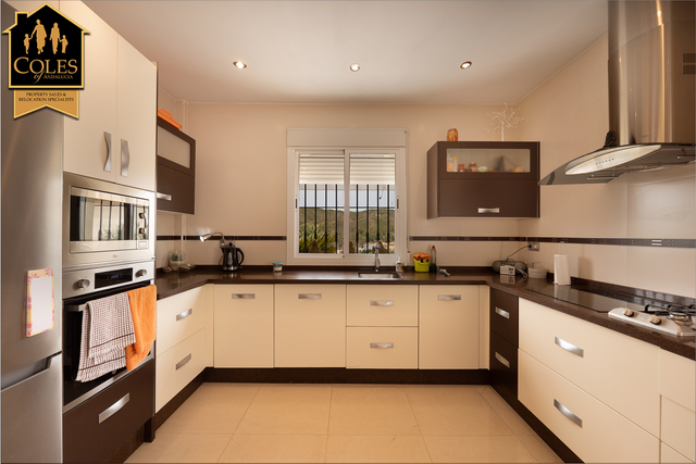 HUE5V02: Villa for Sale in Huercal-Overa, Almería