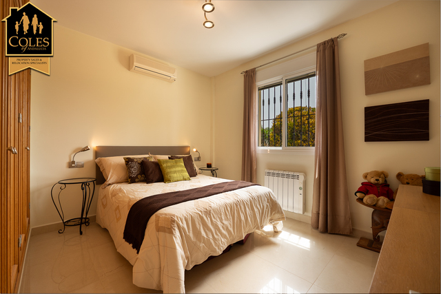 HUE5V02: Villa for Sale in Huercal-Overa, Almería