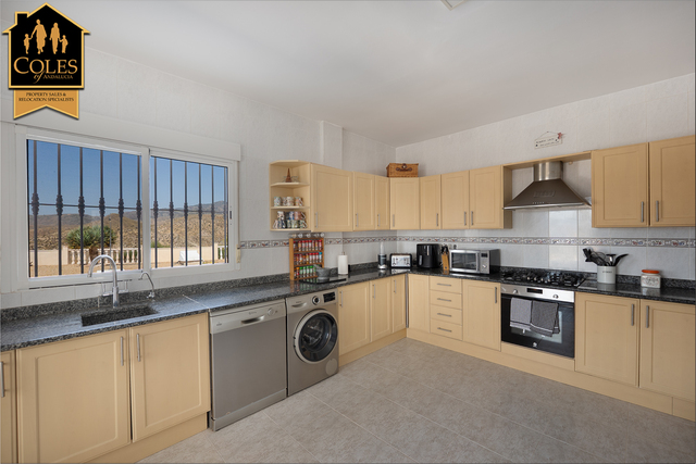 PAR5V01: Villa for Sale in Partaloa, Almería