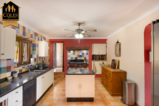ORI6C03: Cortijo for Sale in Oria, Almería