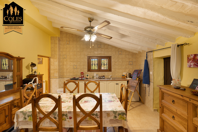 ORI6C03: Cortijo for Sale in Oria, Almería