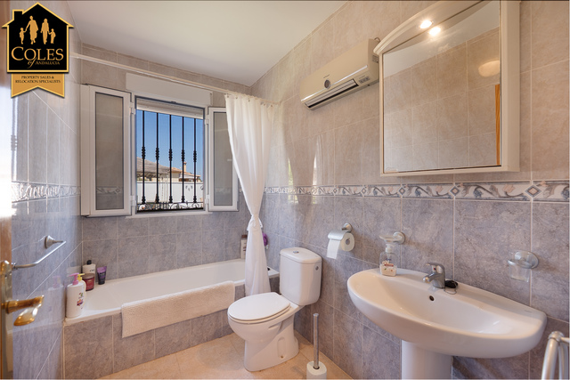 ARB3VLP55: Villa for Sale in Arboleas, Almería