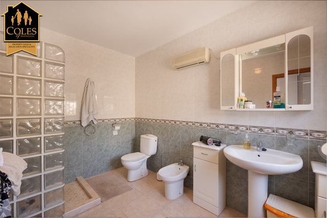 ARB3VLP55: Villa for Sale in Arboleas, Almería