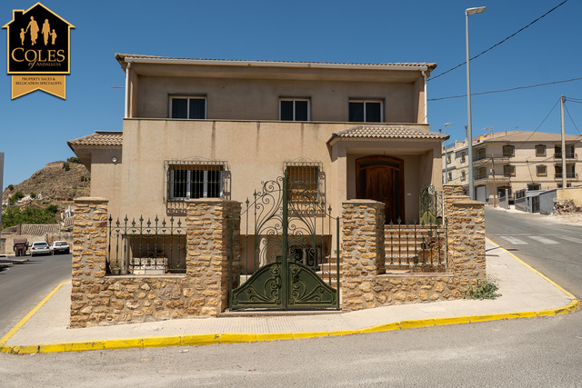 ORI7V01: Villa for Sale in Oria, Almería