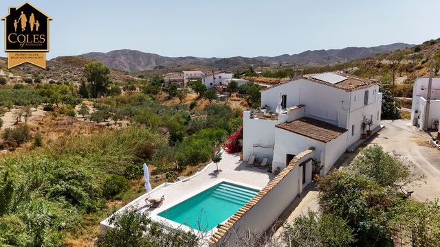 LUB3C02: Cortijo for Sale in Lubrin, Almería LUB3C02: Cortijo for Sale in Lubrin, Almería