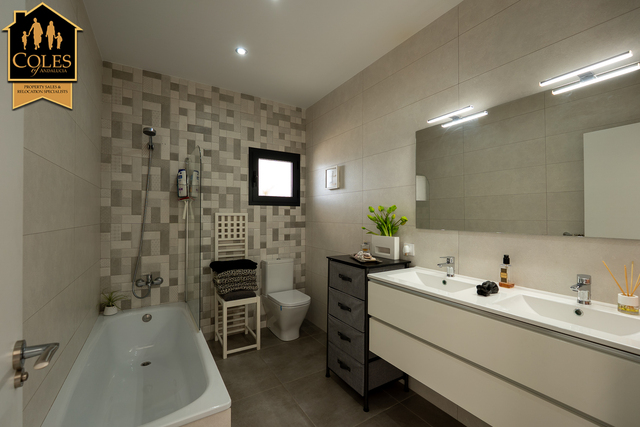 GAL3VHN18: Villa for Sale in Los Gallardos, Almería