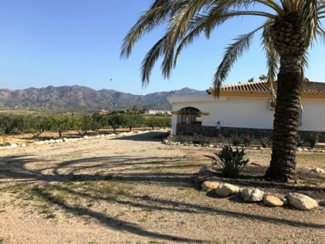 LG/GGL: Villa for Sale in Los Gallardos, Almería