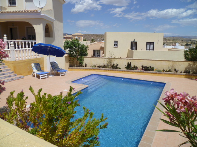 DD013: Villa for Rent in Turre, Almería