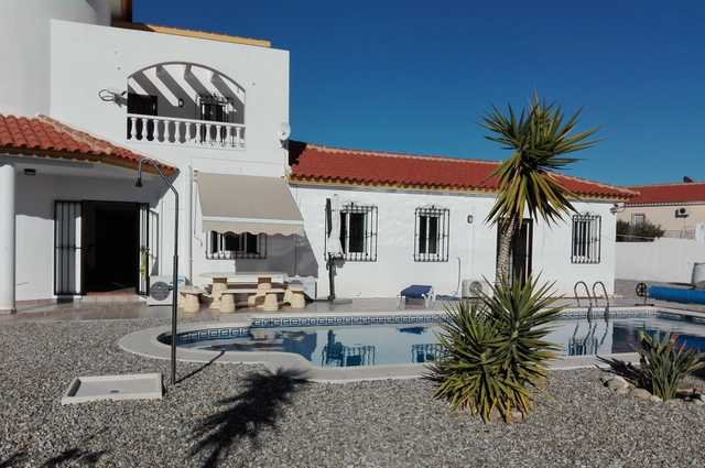 VILFRA: Villa for Rent in Arboleas, Almería