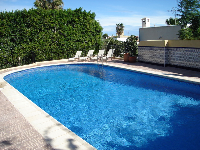 V001 BOR: Villa for Rent in Mojácar Playa, Almería