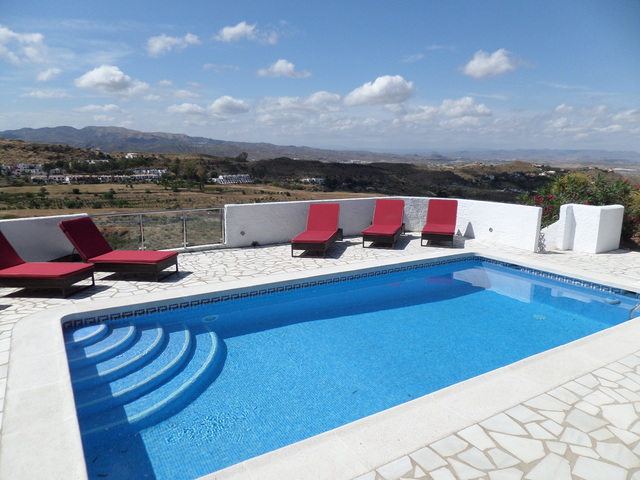 V026 VER: Villa for Rent in Turre, Almería