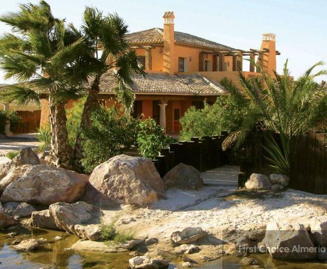 2514: Villa for Sale in Cuevas del Almanzora, Almería