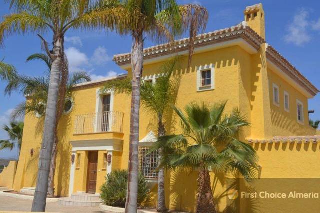 807-2514-2: Villa for Sale in Cuevas del Almanzora, Almería