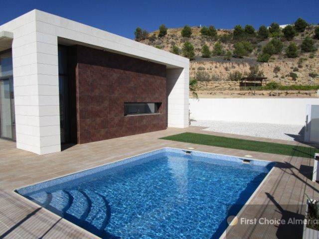 2067B: Villa for Sale in Antas, Almería