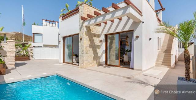 747-3118: Villa for Sale in Vera, Almería