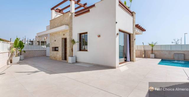 747-3118: Villa for Sale in Vera, Almería