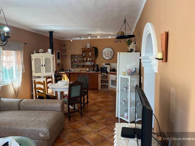 903-3247: Villa for Sale in Mojácar, Almería