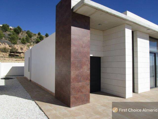 2067B: Villa for Sale in Antas, Almería