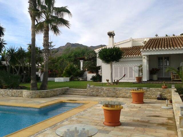 2452E: Villa for Sale in Mojácar, Almería