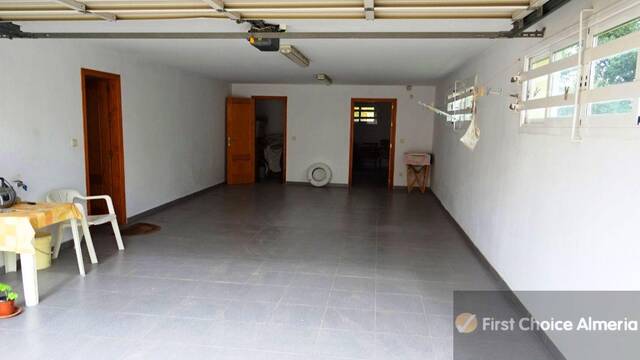 679-3048: Villa for Sale in Vera, Almería