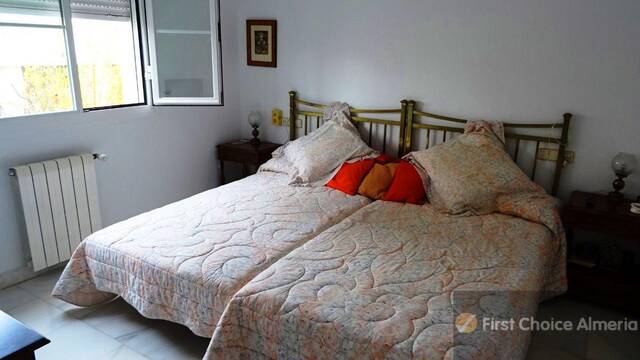 679-3048: Villa for Sale in Vera, Almería