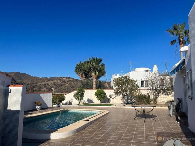 908-3248: Villa for Sale in Cuevas del Almanzora, Almería