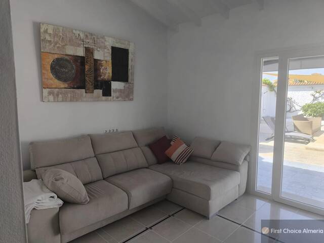 933-3287: Villa for Sale in Cuevas del Almanzora, Almería