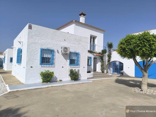 933-3287: Villa for Sale in Cuevas del Almanzora, Almería