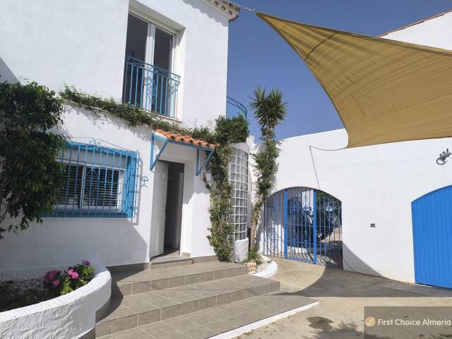 933-3287: Villa for Sale in Cuevas del Almanzora, Almería