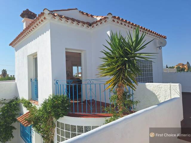 933-3287: Villa for Sale in Cuevas del Almanzora, Almería