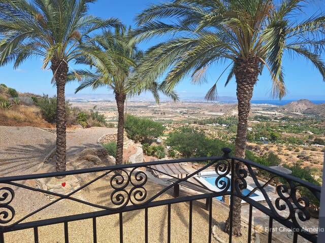 938-3293: Villa for Sale in Mojácar, Almería