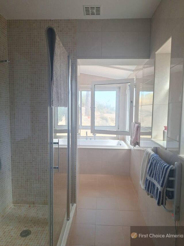 938-3293: Villa for Sale in Mojácar, Almería
