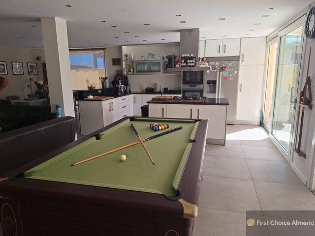 939-3294: Villa for Sale in Garrucha, Almería