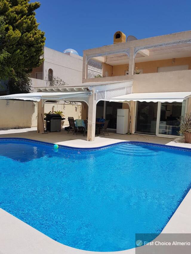 939-3294: Villa for Sale in Garrucha, Almería