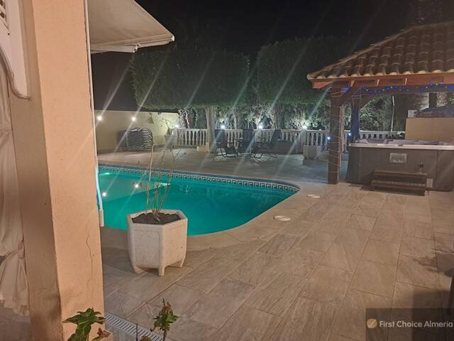939-3294: Villa for Sale in Garrucha, Almería