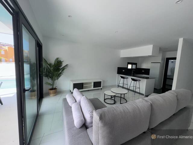 941-3289: Villa for Sale in Los Gallardos, Almería