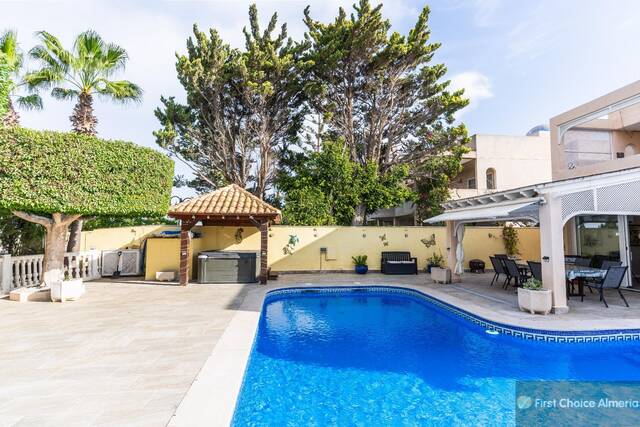 939-3294: Villa for Sale in Garrucha, Almería