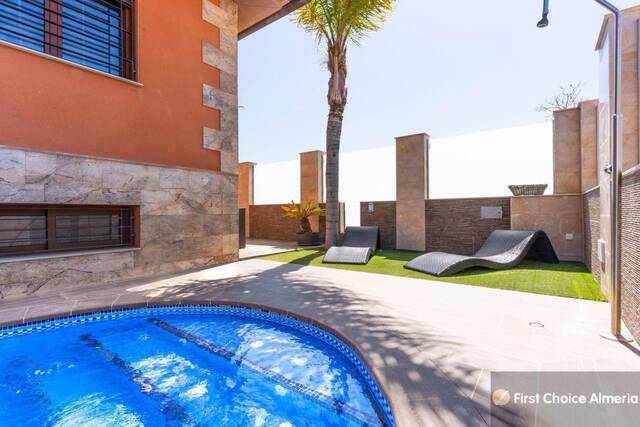930-3279: Villa for Sale in Pulpi, Almería